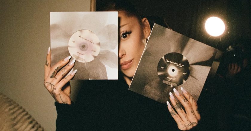 ‘Single’ terbaharu Ariana Grande No. 1 dunia